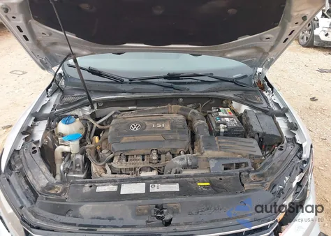 2017 Volkswagen Passat 1.8T R-Line z USA, uszkodzony, nr VIN 1VWDT7A39HC018921